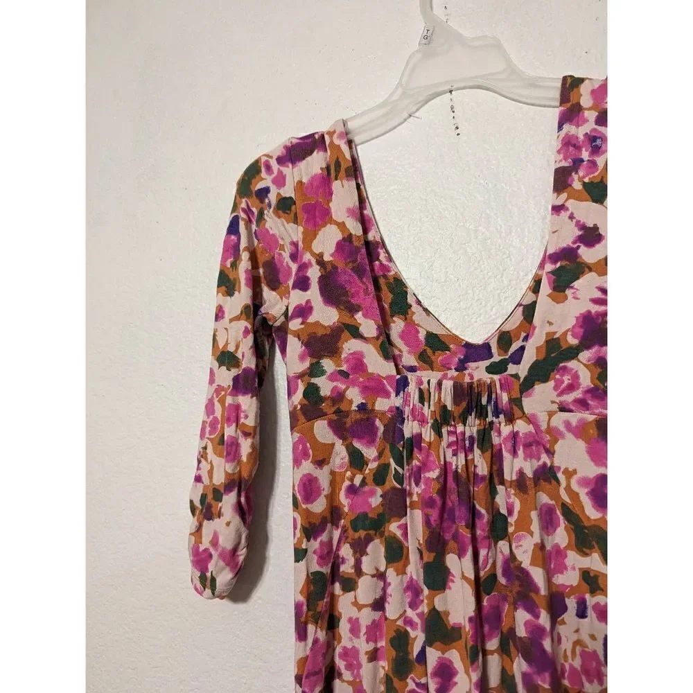 Cabi Women's Multi-color Floral V-neck Knee‎ Length Dress Pink Small Style 110